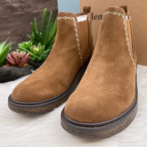 NIB Earth Elements Avens Slip On Chelsea Ankle Bootie Camel Suede 8M 39 - Picture 3 of 13